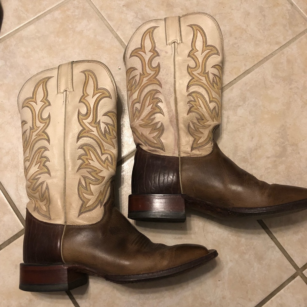 Women’s Justin Cowboy Boots 👢